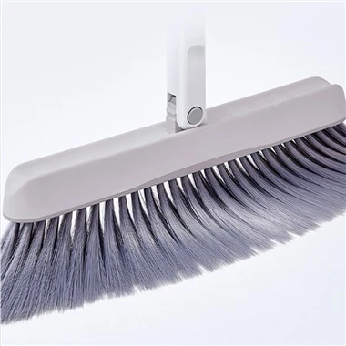 Balta šluota ir šiukšliadėžė